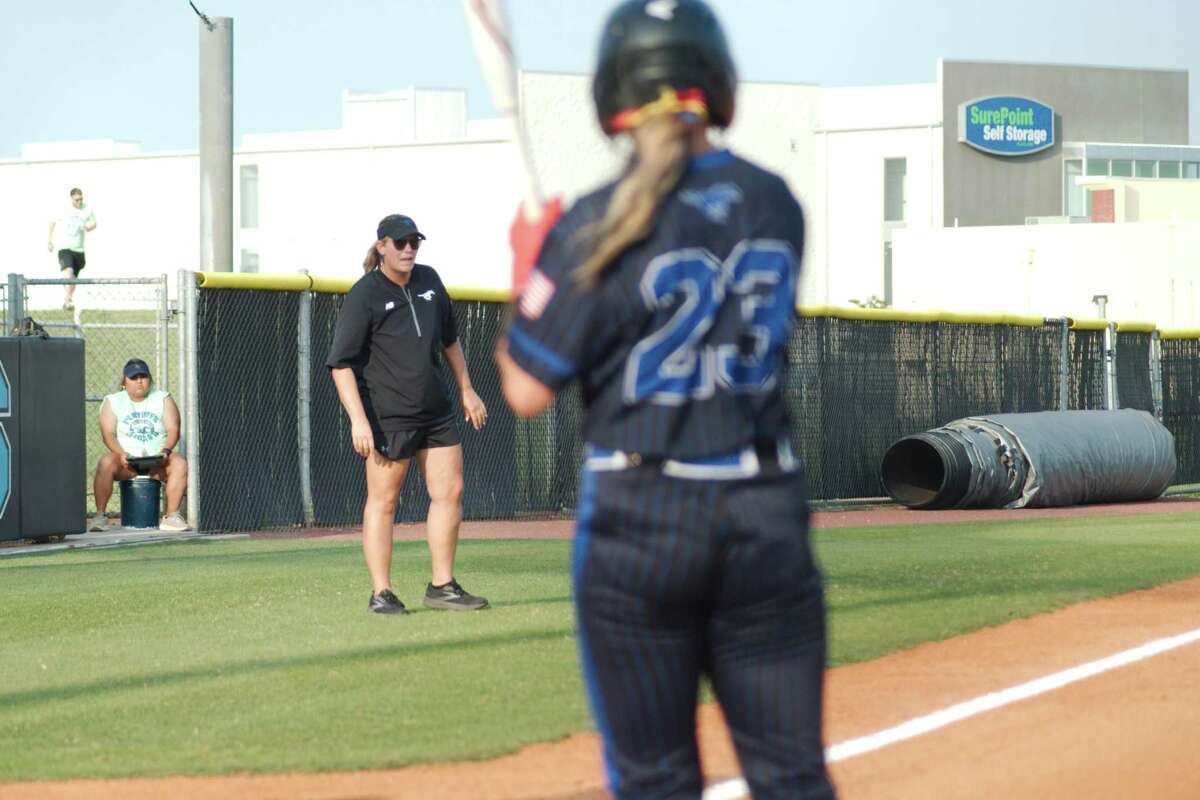 Softball playoffs Friendswood ousts Lamar Consolidated