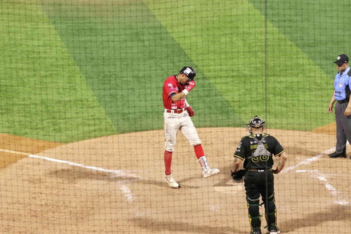 Jake Gatewood hit his first home run as the Tecolotes Dos Laredos beat the Pericos de Puebla on Friday.