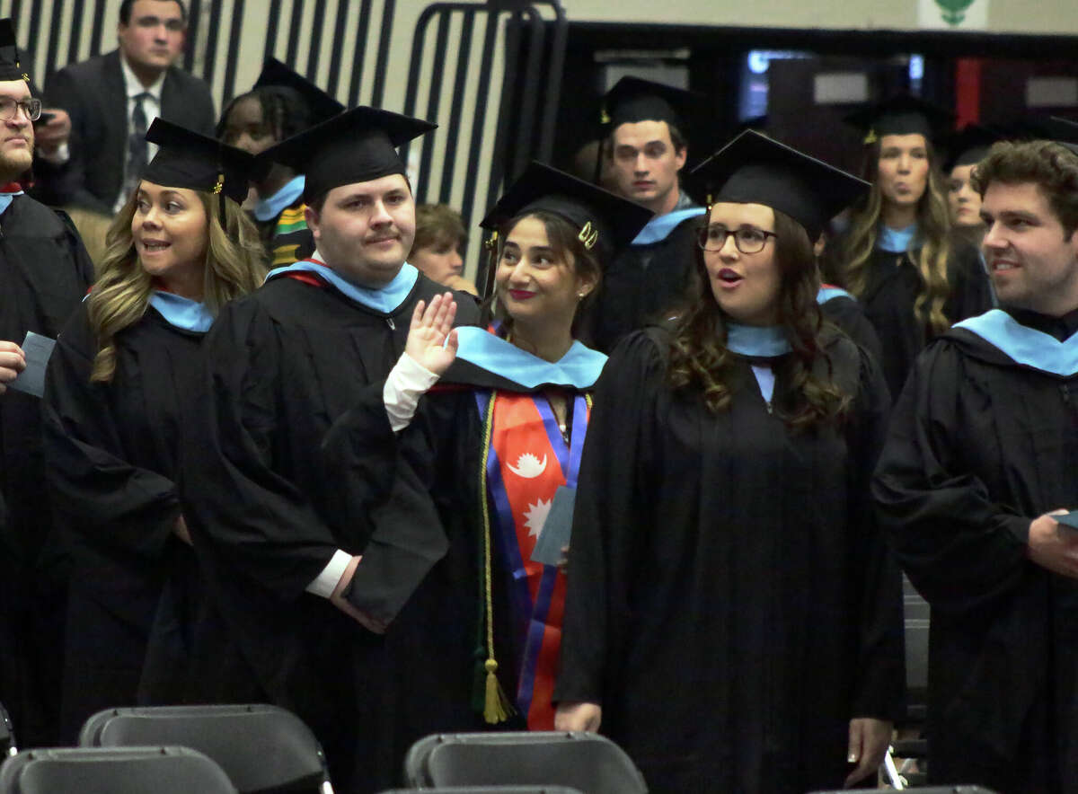 PHOTOS SIUE graduation ceremony celebrates graduate students