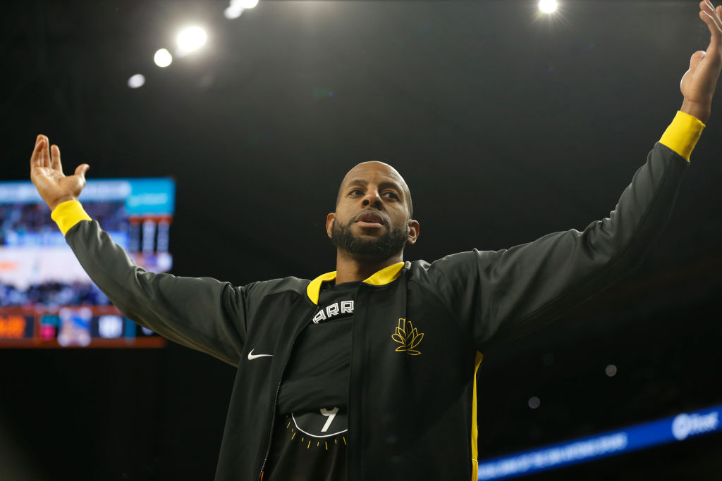 Warriors' Iguodala makes impassioned case that LeBron is traveling