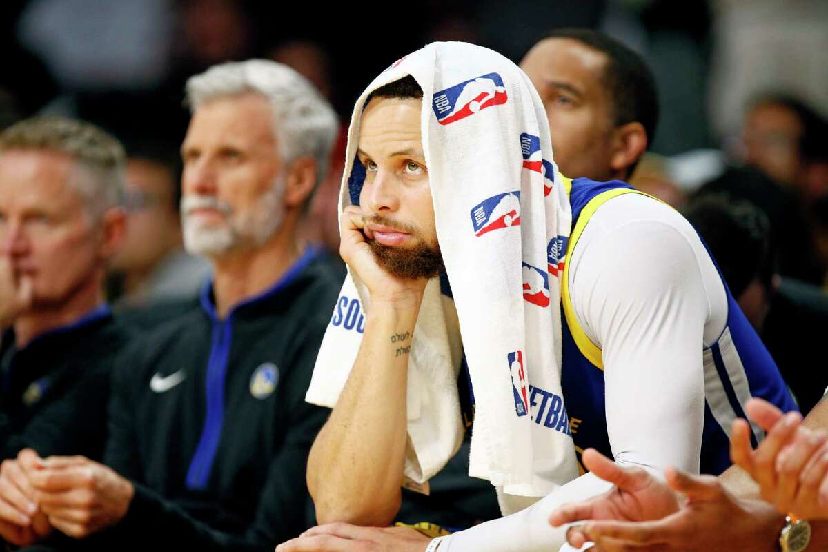 Golden State Warriors guard Stephen Curry (30) on the bench during the fourth quarter in Game 3 of the NBA Western Conference semifinals against the Los Angeles Lakers in Los Angeles, Calif., Saturday, May 06, 2023. The Lakers won the game 127-97 and take a 2-1 series lead.