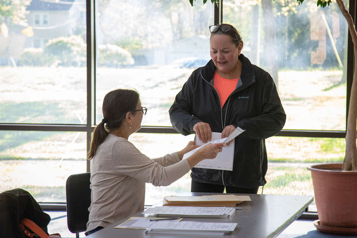 Wilton voters approve budget but narrowly defeat field referendum