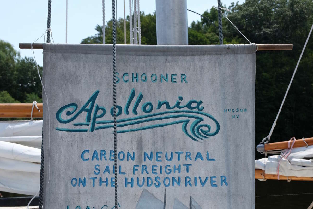 Schooner Apollonia leads the sailfreight movement in New York