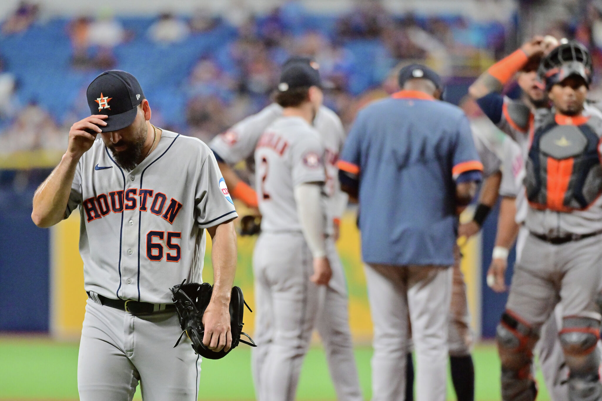 Astros' Luis Garcia Leaves ALCS Game 2 With Apparent Injury - MLB