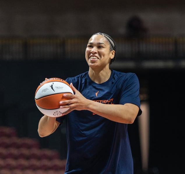 Brionna Jones Embracing Expanded Role With WNBA's Connecticut Sun