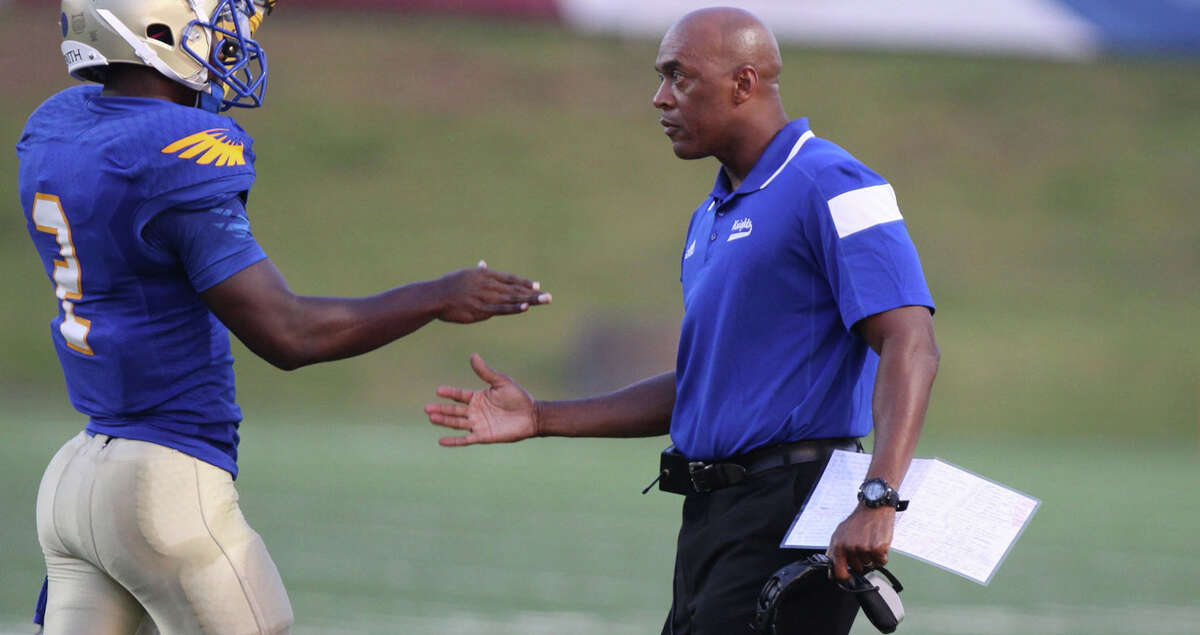 Elkins football coach Dennis Brantley to retire after 37 years