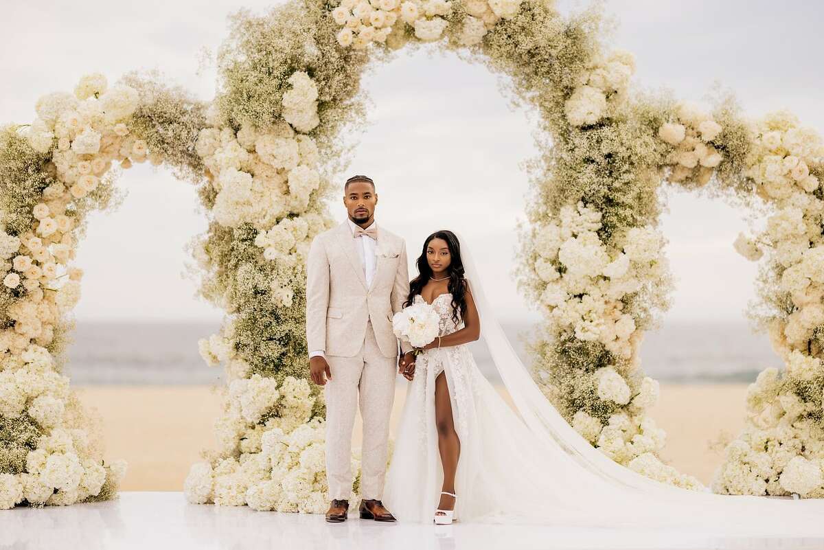 Simone Biles and Jonathan Owens have destination wedding in Cabo