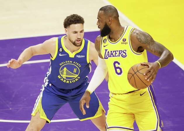 Story photo for Lakers take 3-1 lead after Warriors' fourth-quarter collapse