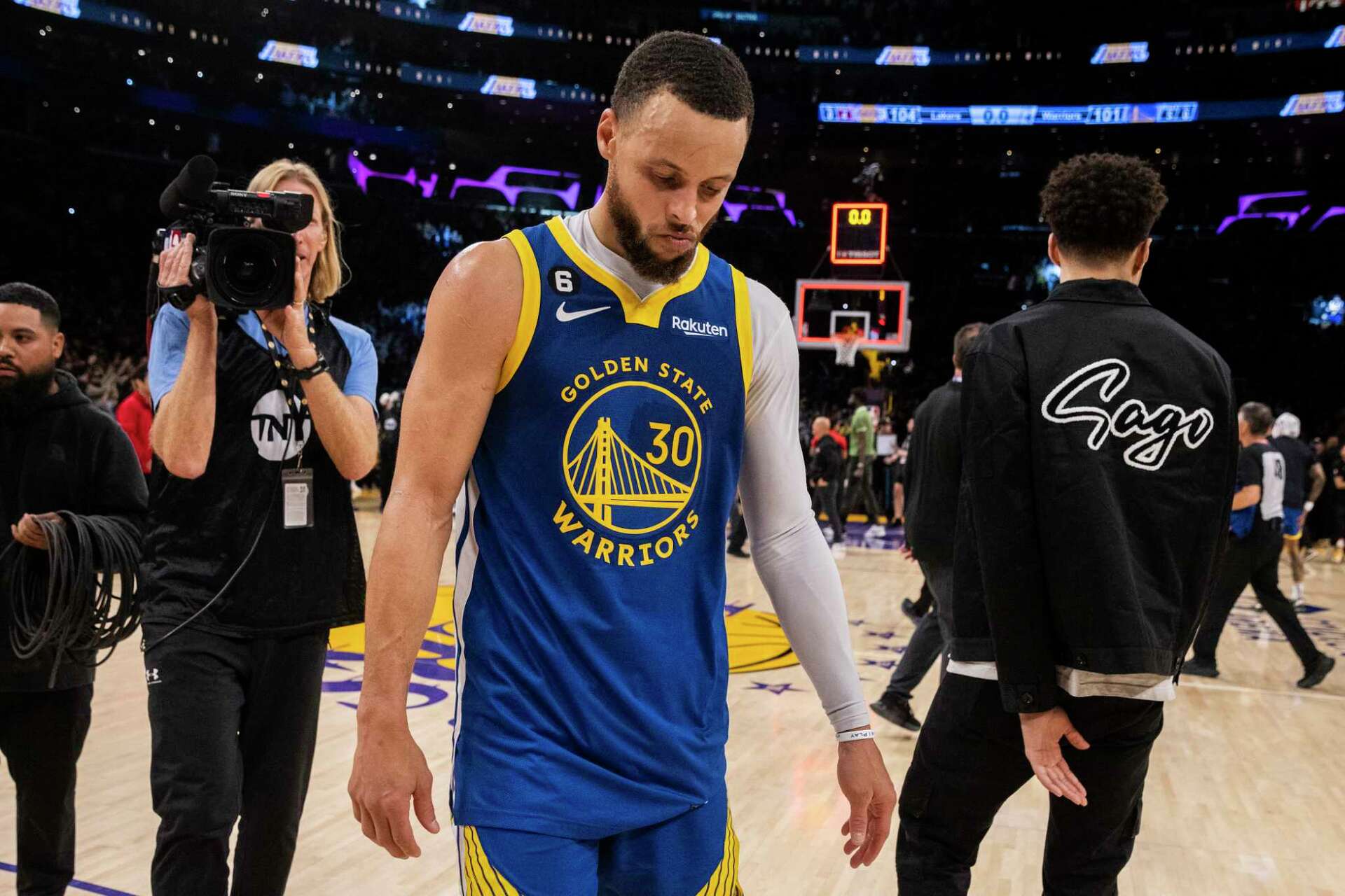 Golden State: Steph Curry gives Warriors a chance, but chances ran out