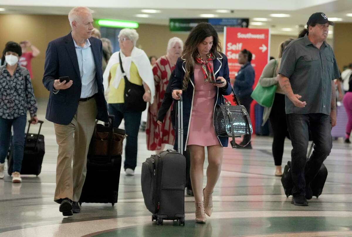 Houston airports to spend 4M on public WiFi upgrades