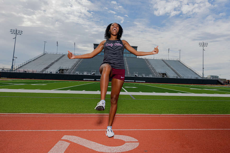 Texas state track meet Pearland's Madison Peters eyes two medals