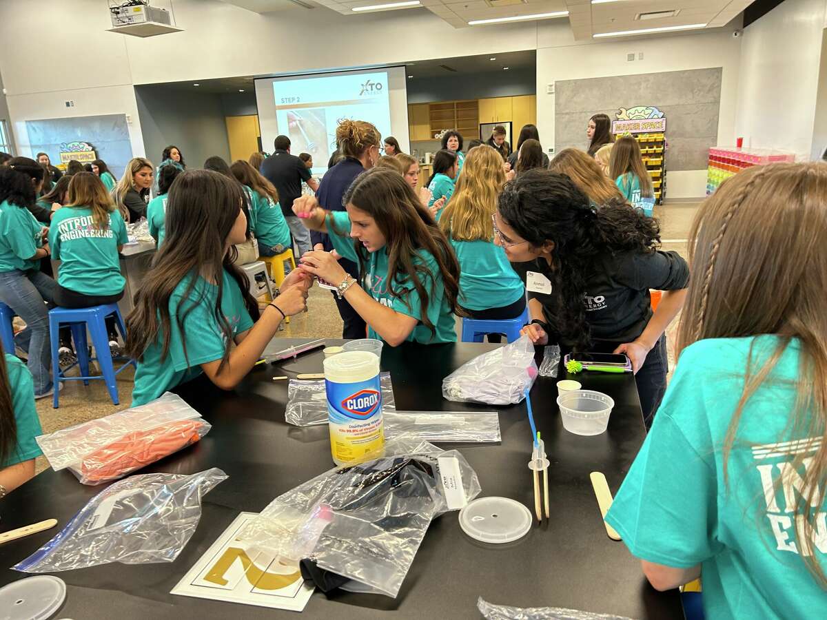 XTO Energy in Midland holds 'Introduce a Girl to Engineering Day'