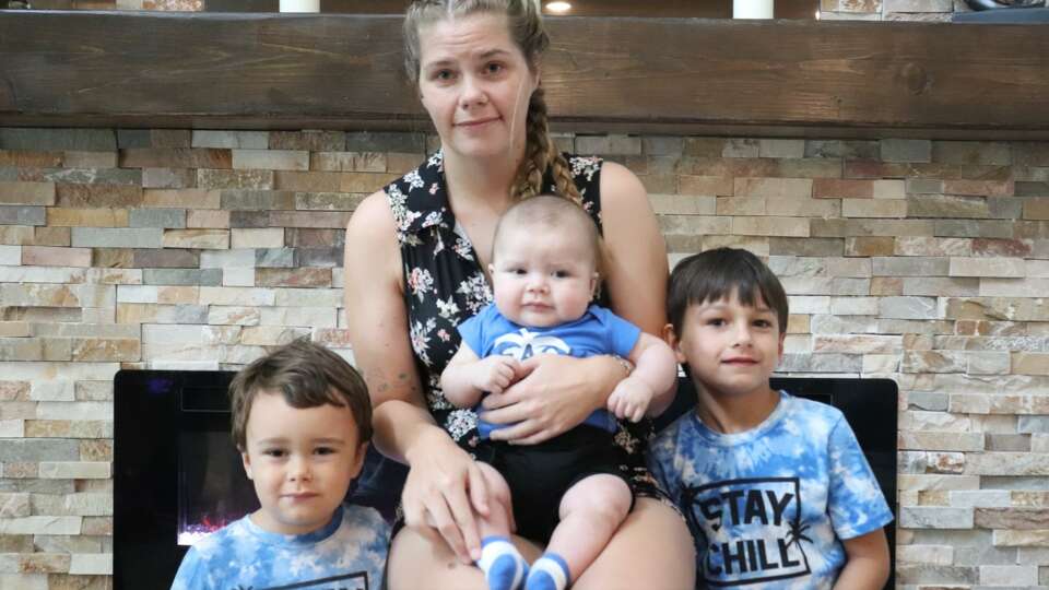 Story photo for Stray bullet kills sleeping Atascocita-area mom, leads to manslaughter charge.