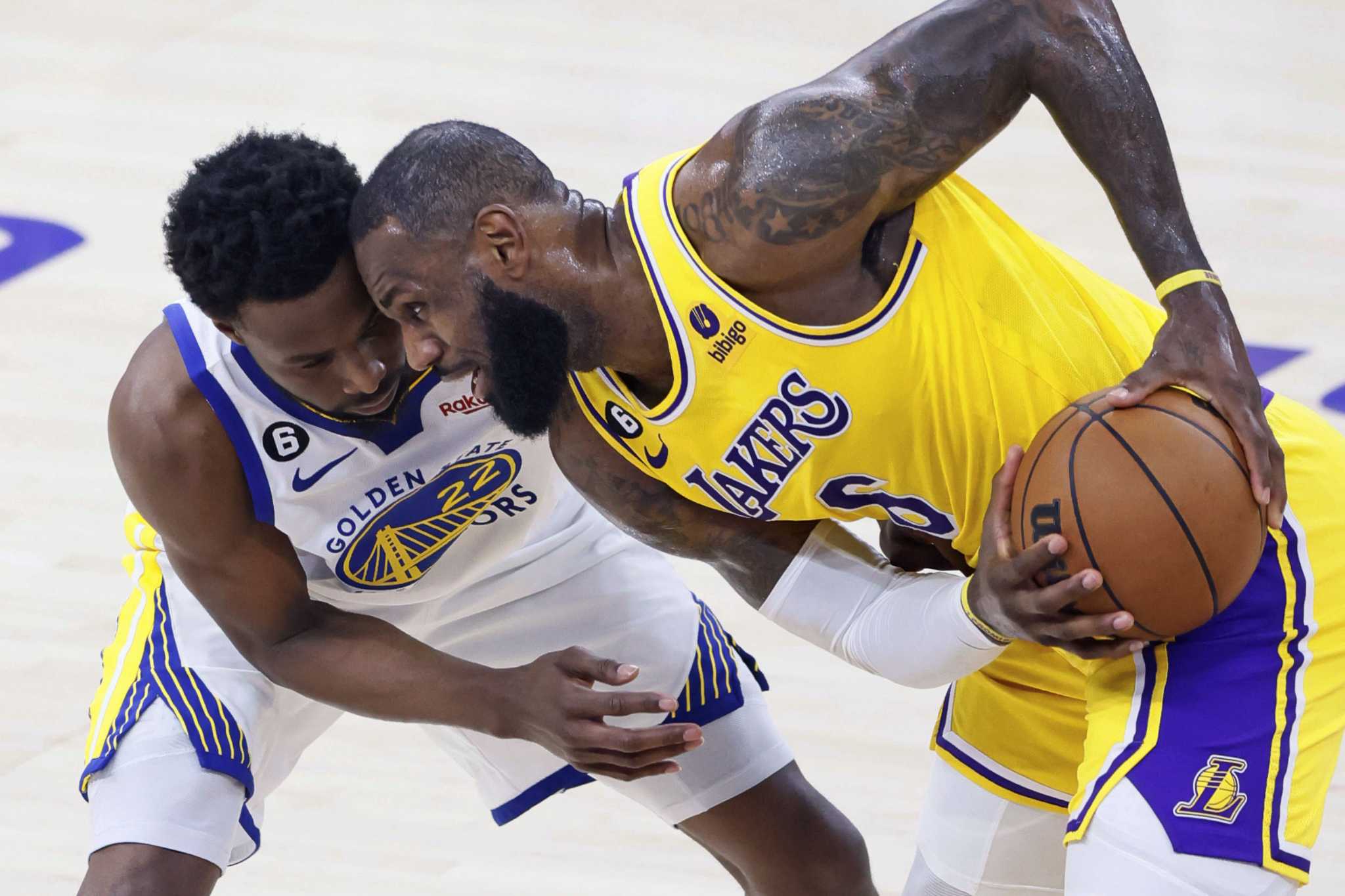 Warriors' Wiggins questionable for Game 6 with rib injury