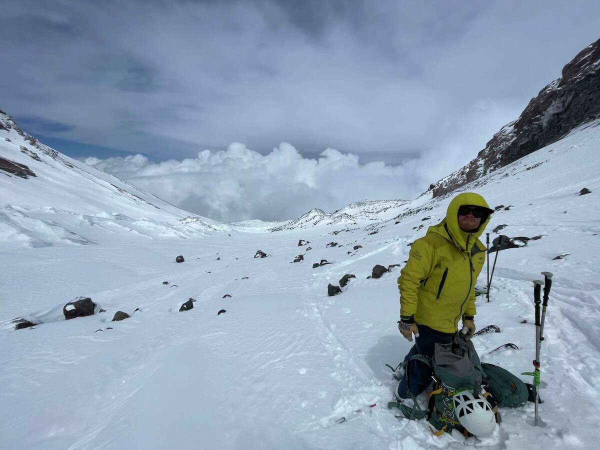 A Storm Trapped A Climber Atop Mount Shasta Heres How He Survived