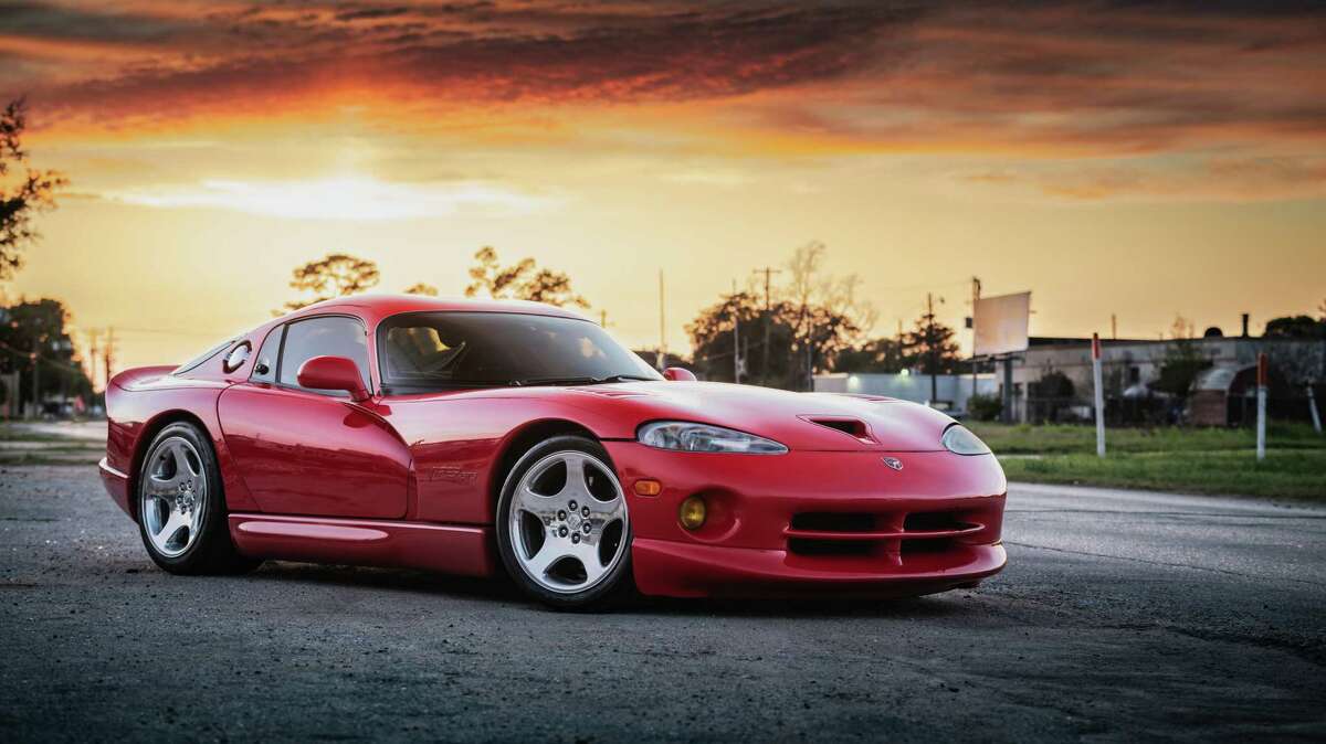 Vintage Dodge Viper Gts Still Shows No Mercy