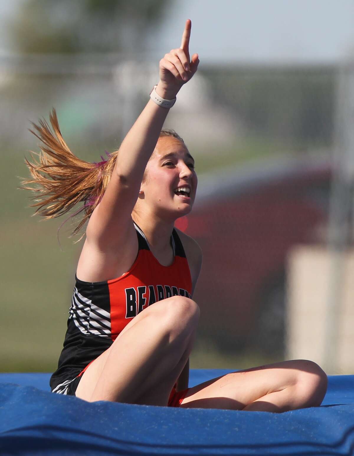 Beardstown's Georgia Brown sets PR in pole vault