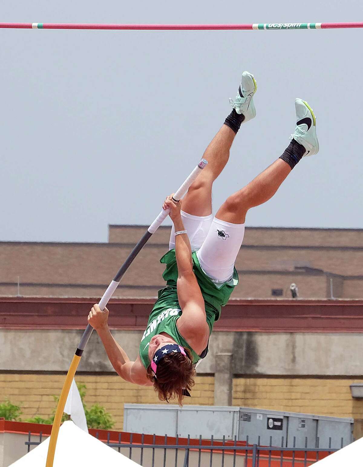 Canyon Lake's Lentz, Randolph's Nunez set state records