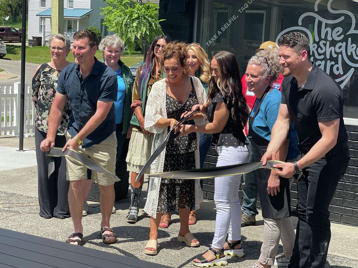 Milkshake Yard in Big Rapids hosts ribbon cutting, grand opening