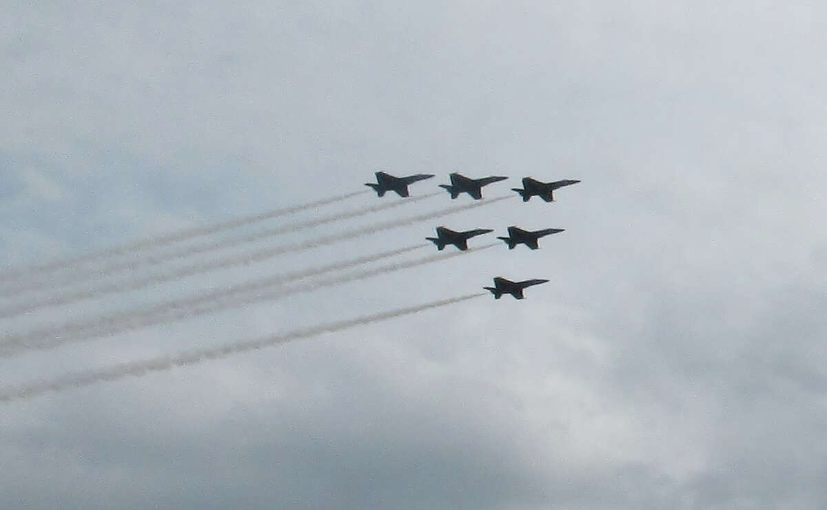 Blue Angels arrive for Scott Air Force Base Airshow