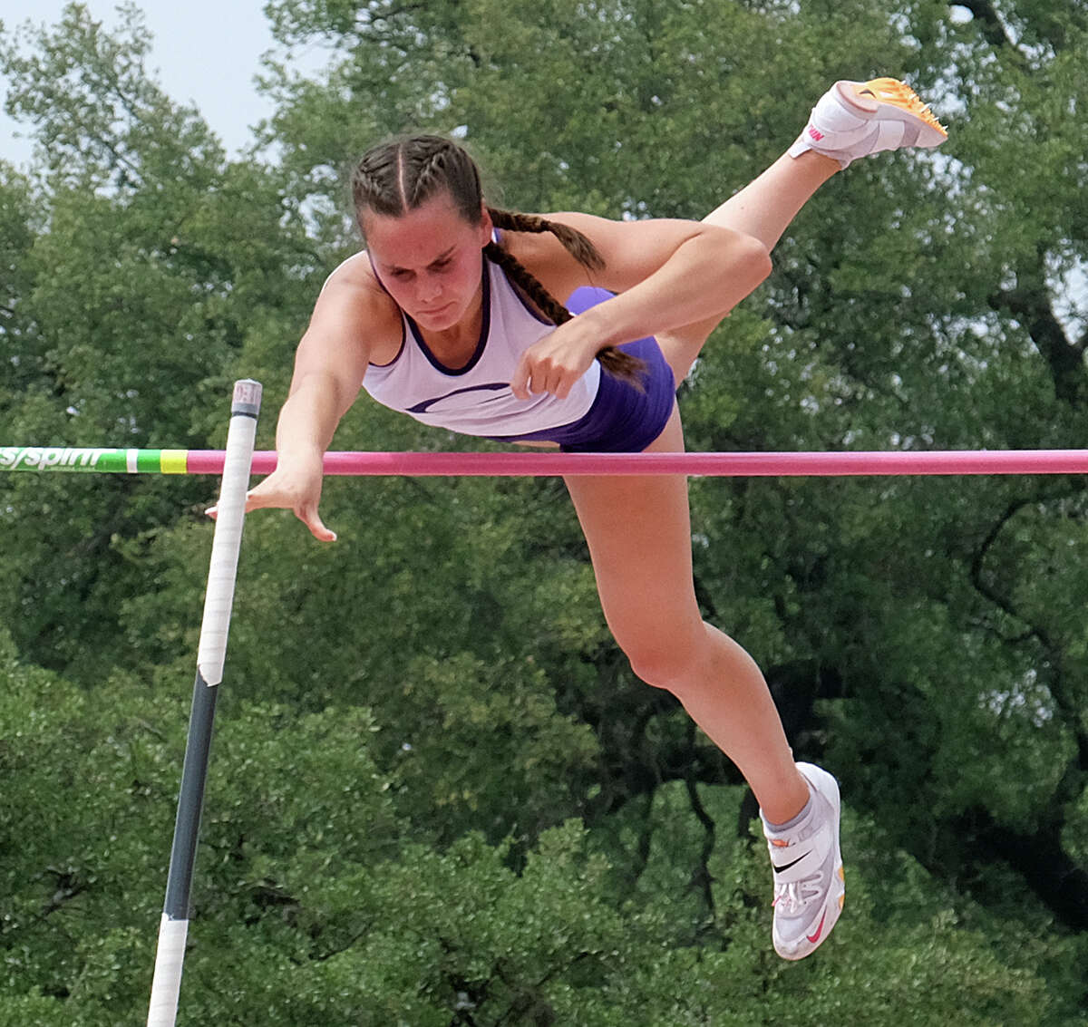 Canyon Lake's Lentz, Randolph's Nunez set state records