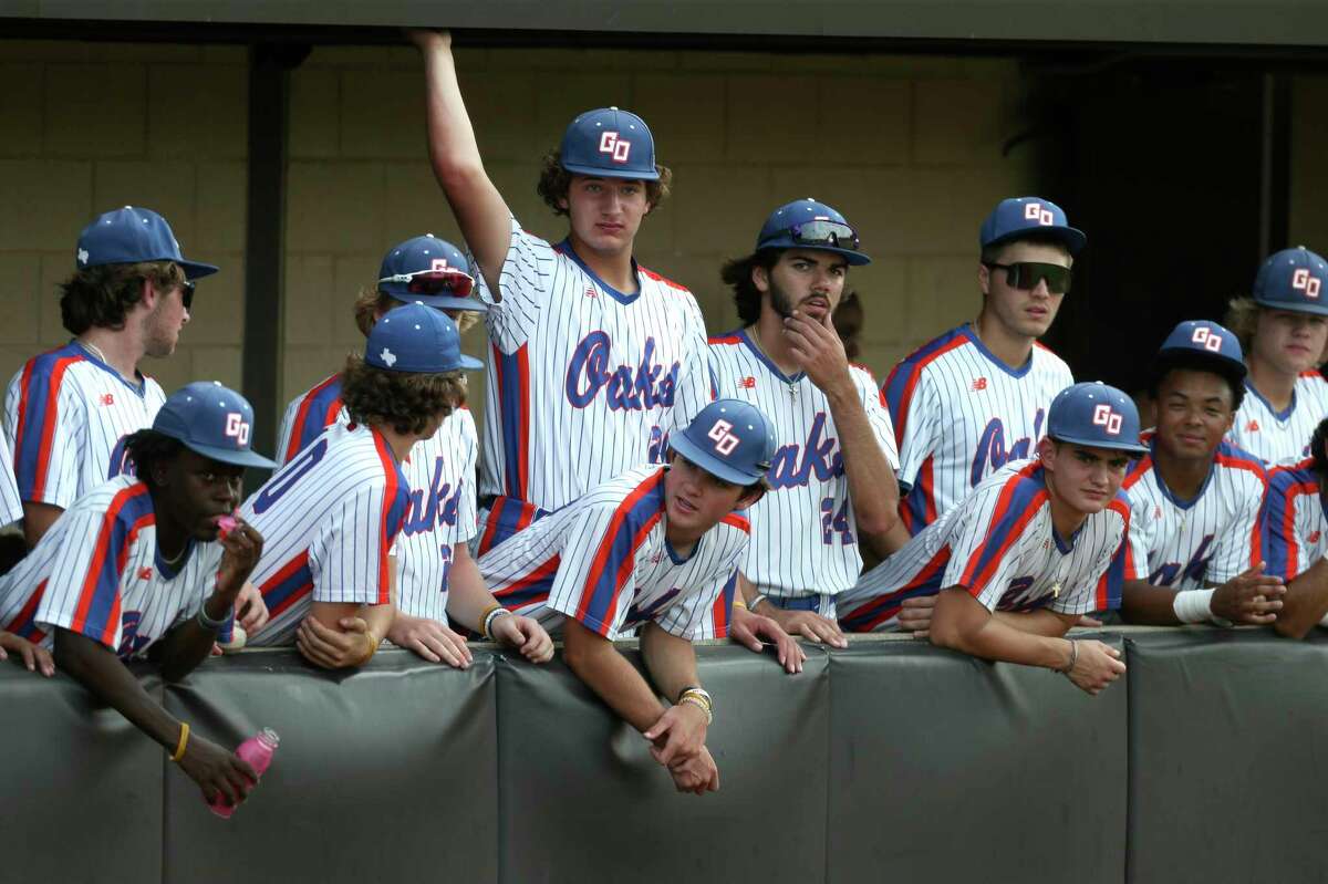 Klein Oak takes Game 1 as Grand Oaks struggles to bring in runs