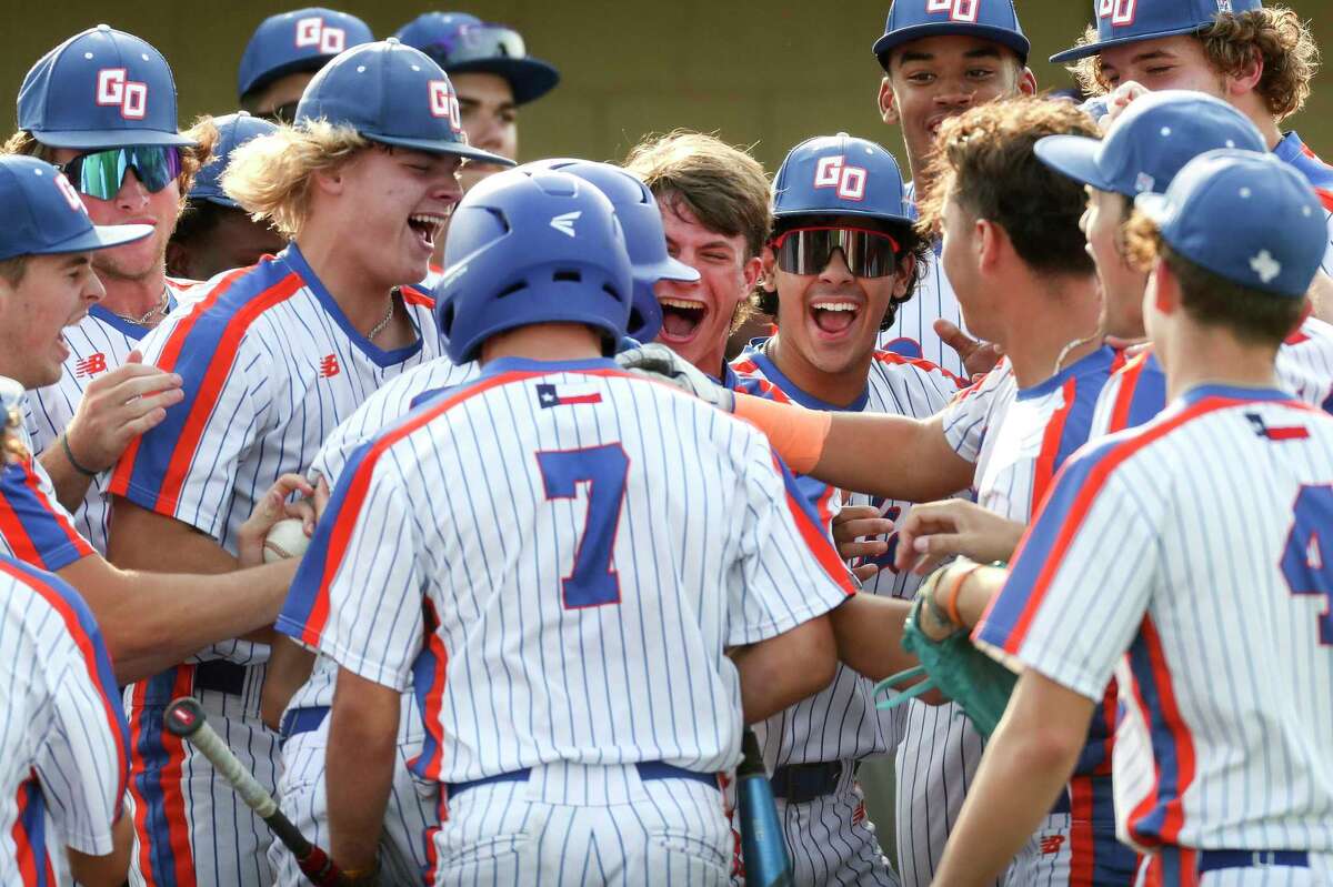 Klein Oak takes Game 1 as Grand Oaks struggles to bring in runs