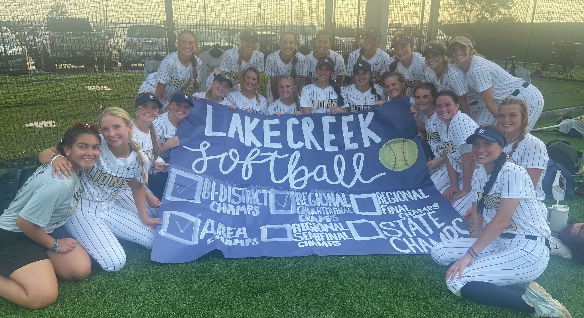 Roaring sendoff to state softball playoffs for Lake Creek Lions