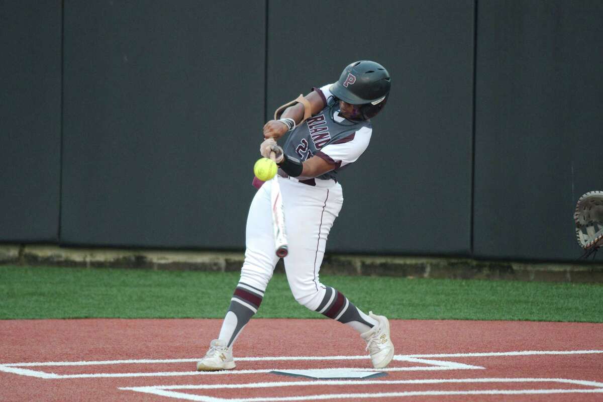 Pearland holds off Kingwood for softball playoff victory