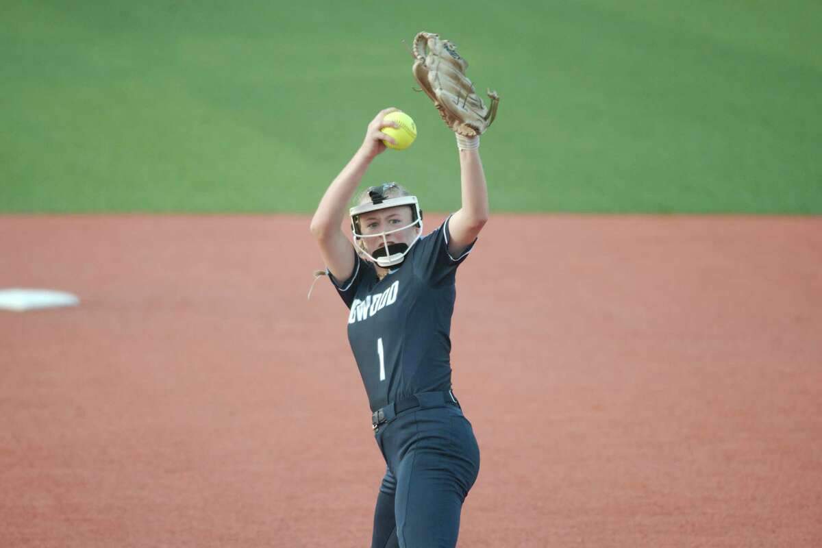 Pearland holds off Kingwood for softball playoff victory
