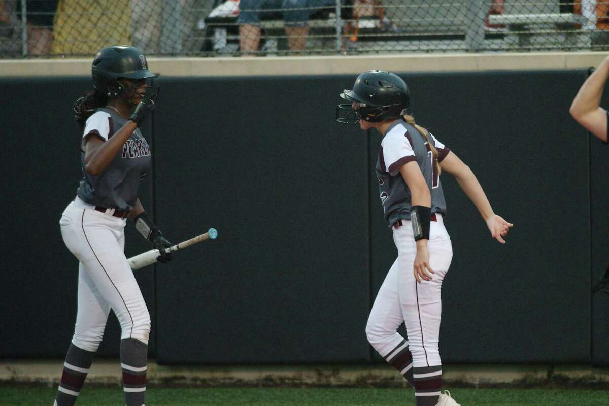 Pearland holds off Kingwood for softball playoff victory