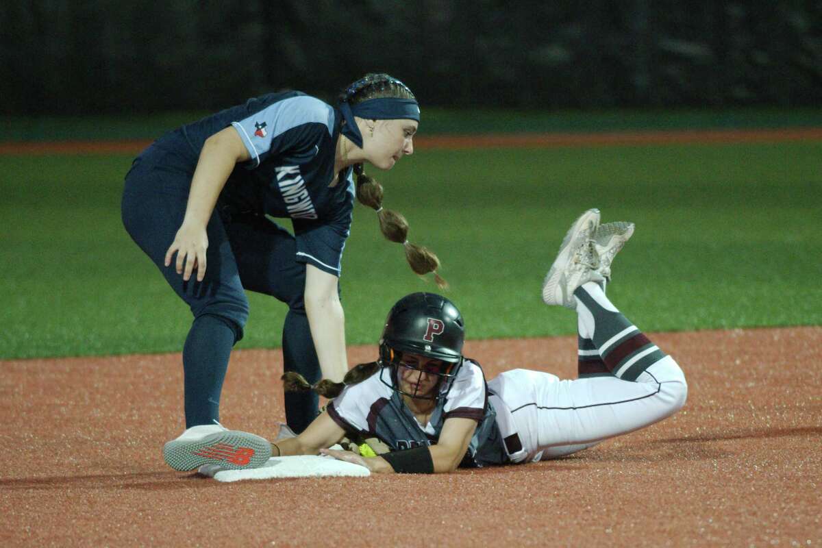 Pearland holds off Kingwood for softball playoff victory