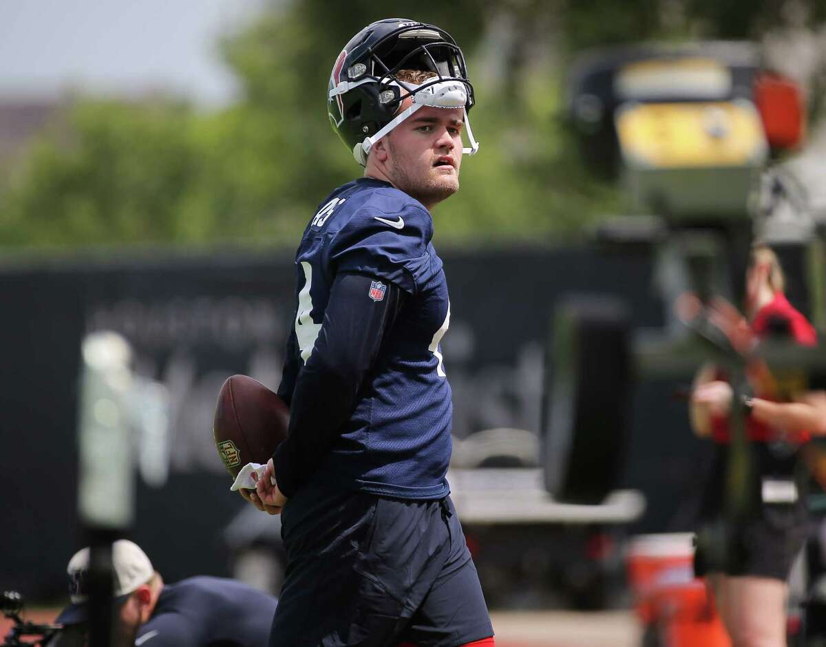 Houston Texans: First Day Of Rookie Minicamp About The Little Things