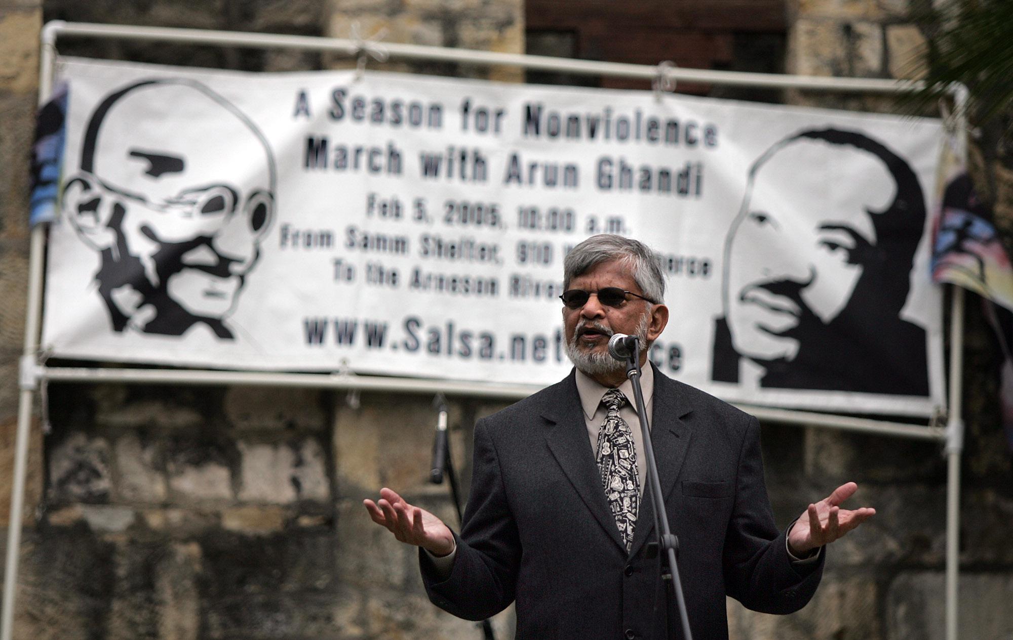 Clack: Gandhi's grandson continued legacy - Vimarsana News