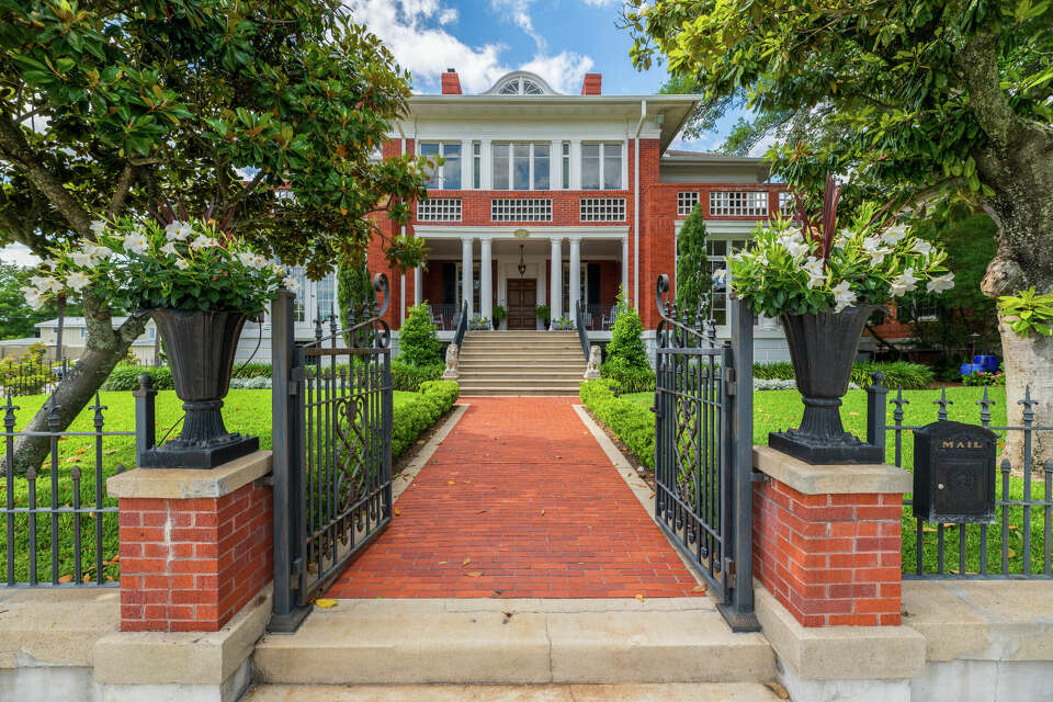 11 Houstonarea mansions still on the market in 2023