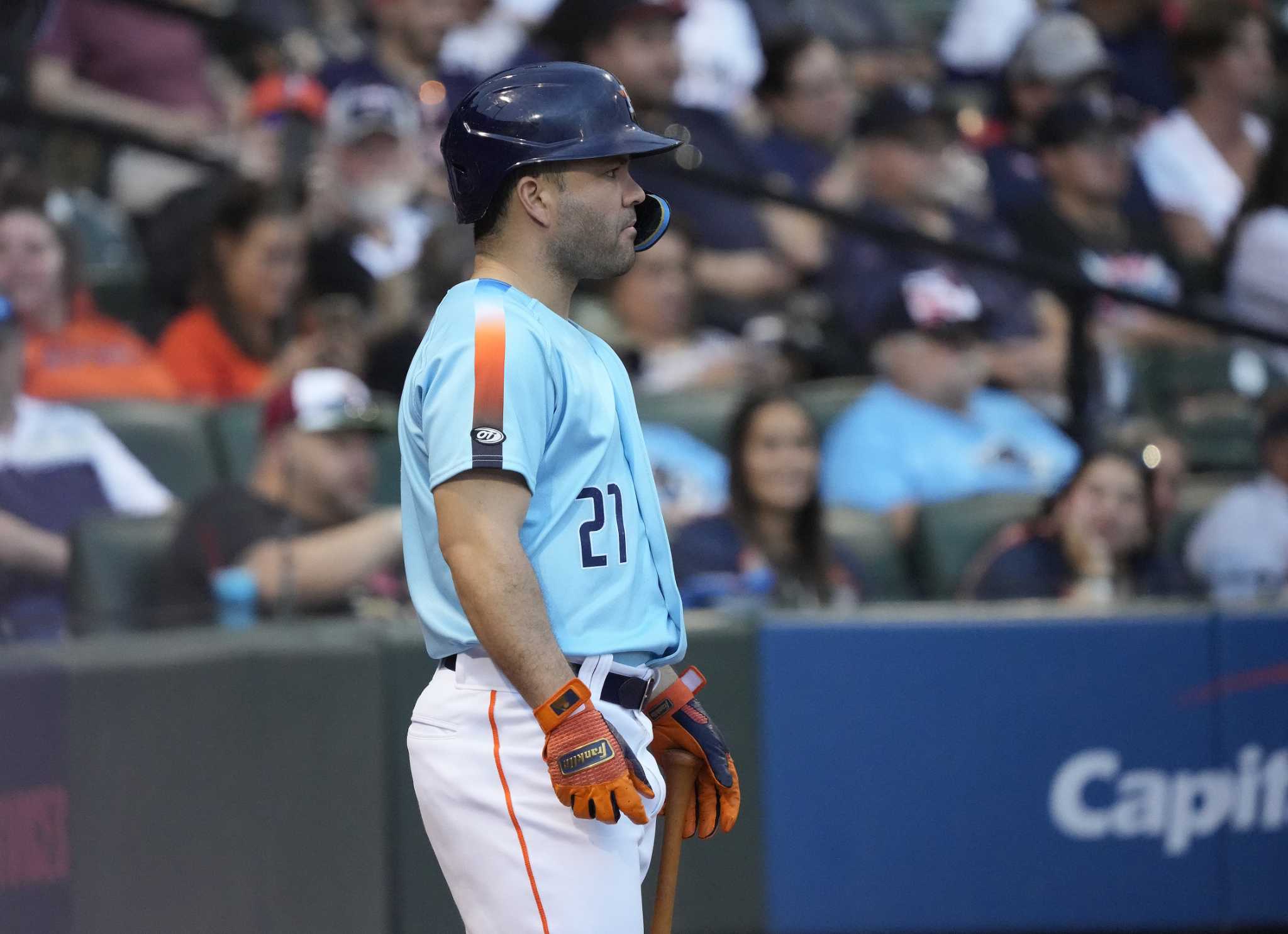 Astros' Jose Altuve says he's 'really close' to returning from injury