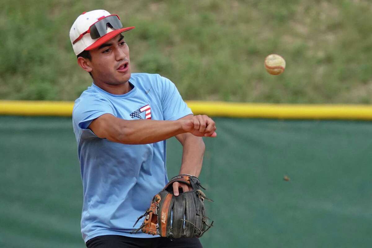 Newcomer Diaz starting at shortstop today