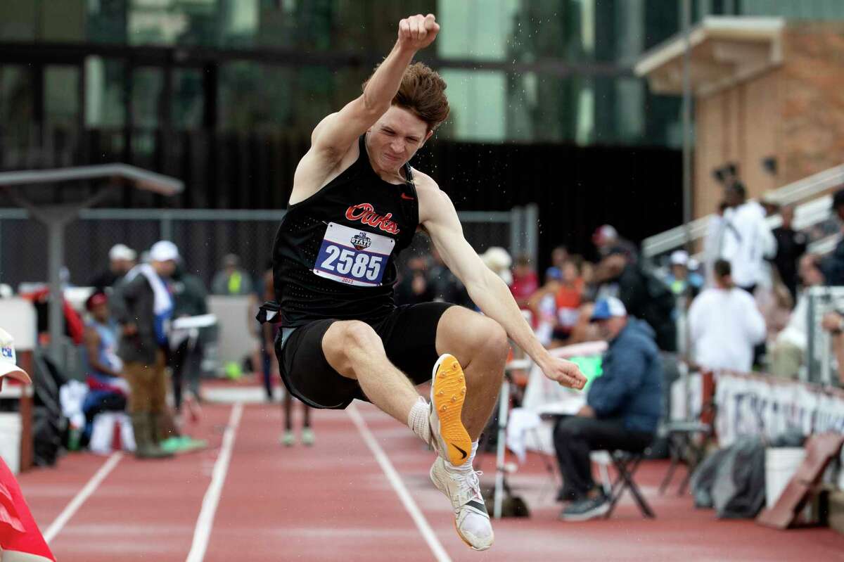Live updates UIL Class 6A track and field championships.