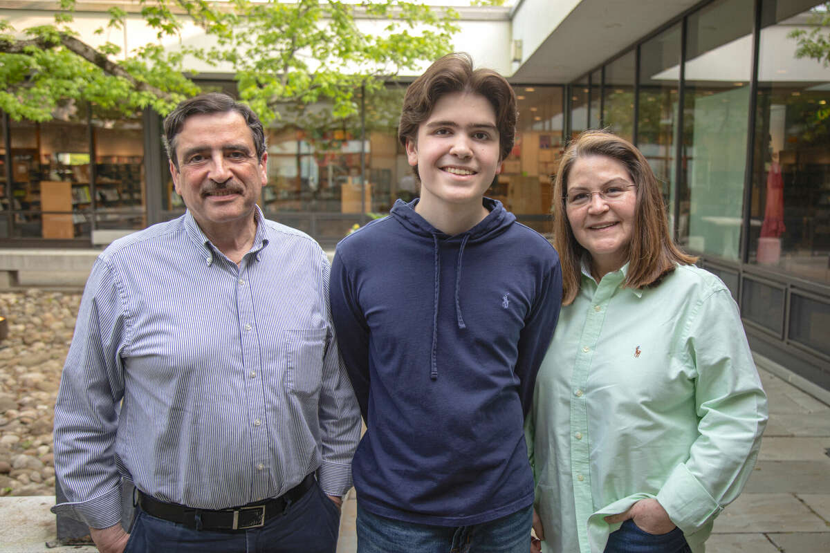 Wilton senior only 1 of 2 in CT named a U.S. Presidential Scholar