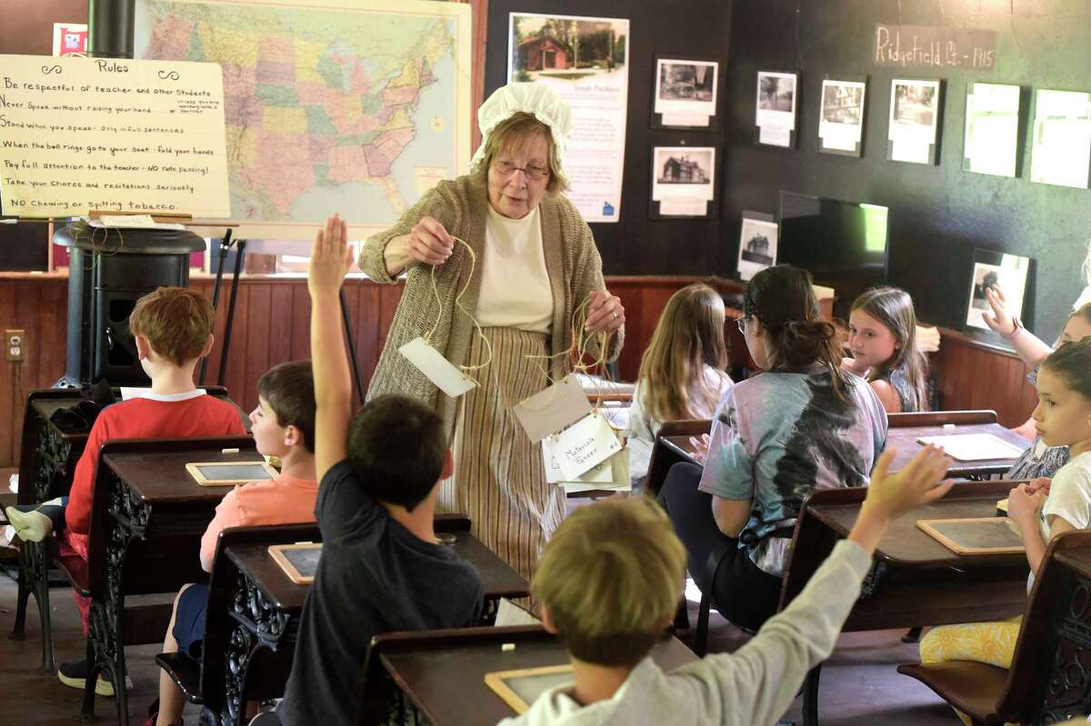 Ridgefield 3rd graders reenact 1800s life at oneroom schoolhouse
