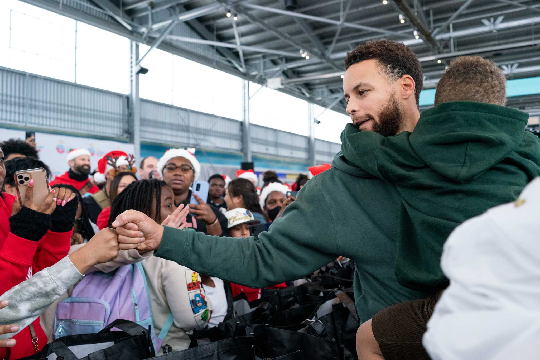 🚨 Stephen Curry Launches Full Scholarships for Struggling Students – Changing Lives Now!.P1