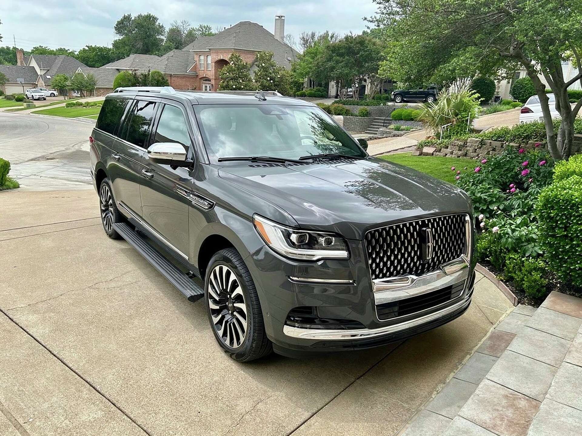 REVIEW: 2023 Lincoln Navigator L Black Label 4X4