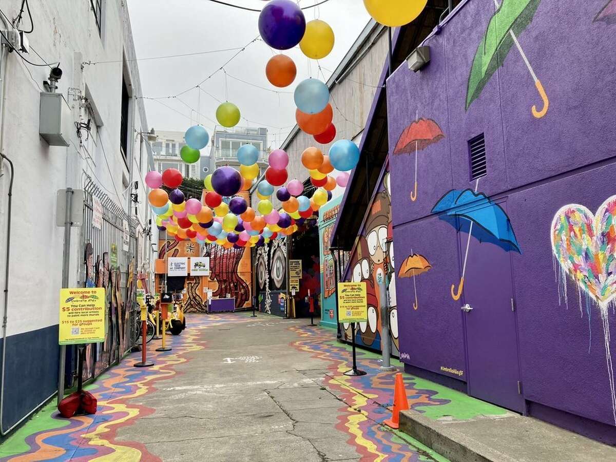 Umbrella Alley, a cool San Francisco alleyway worth visiting