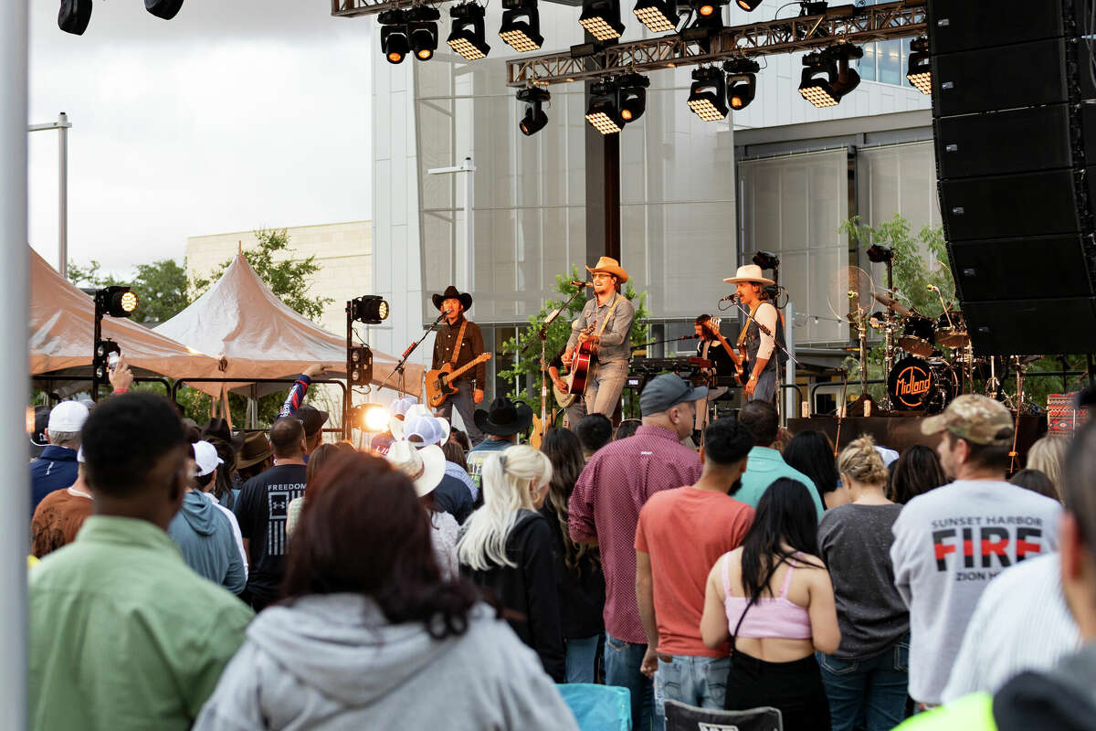 Midland Moments Mac's Music Fest