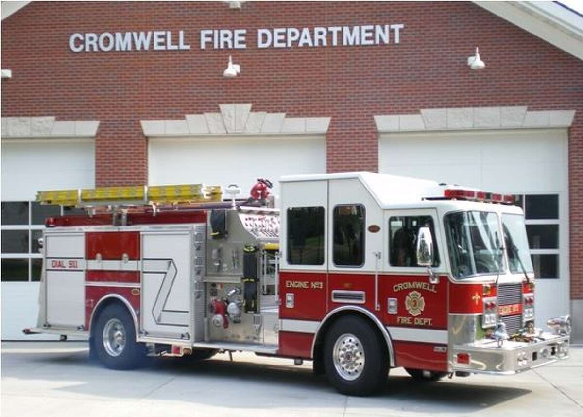Records Cromwell fire lieutenant retires amid probe into his conduct