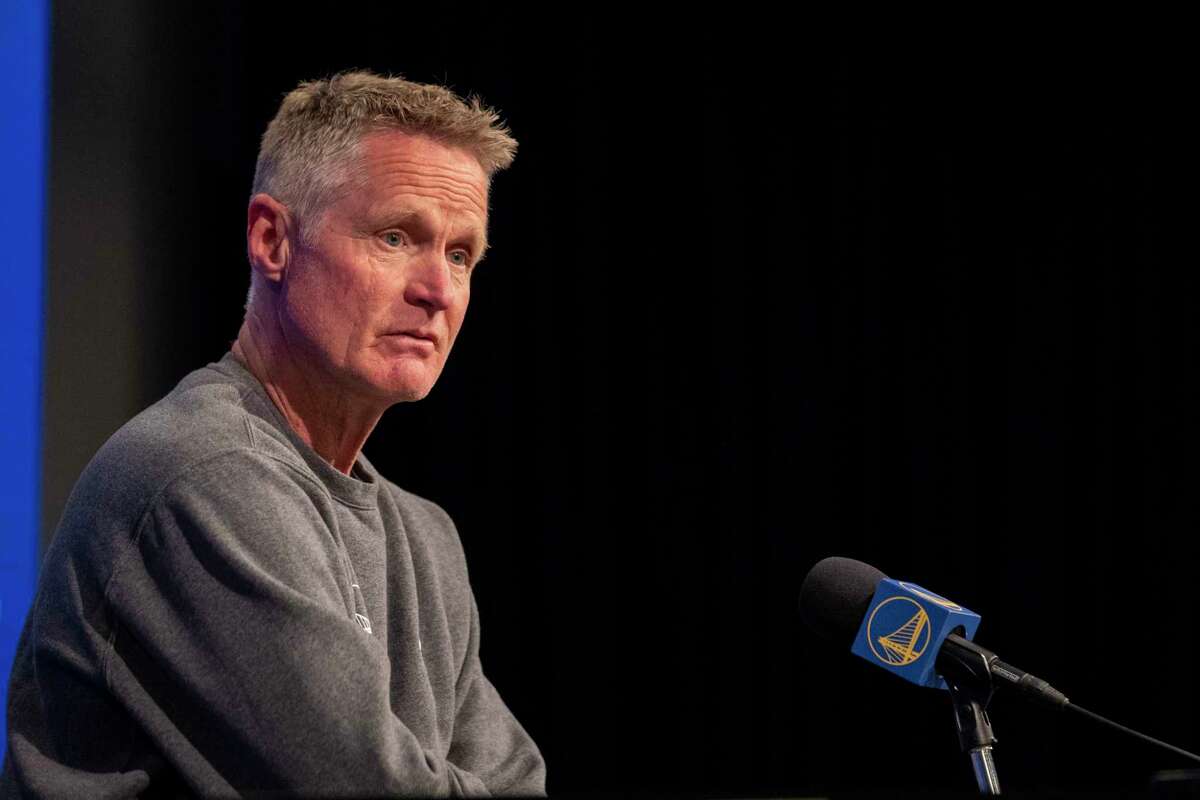 Warriors head coach Steve Kerr offers stability in rough offseason