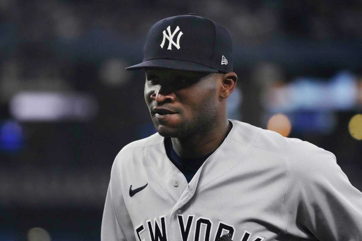 Fan at Yankee Stadium ejected for yelling pitch location