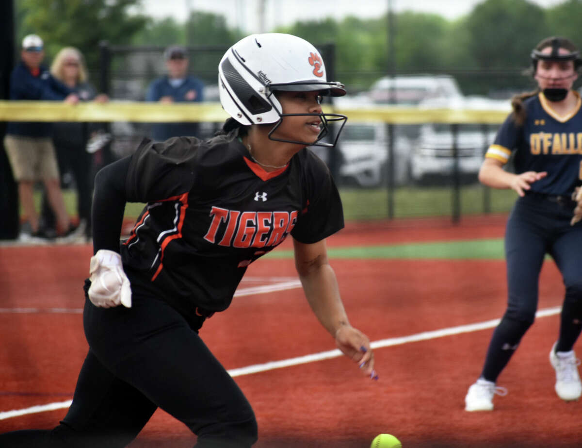 Edwardsville softball clinches 10th straight SWC title