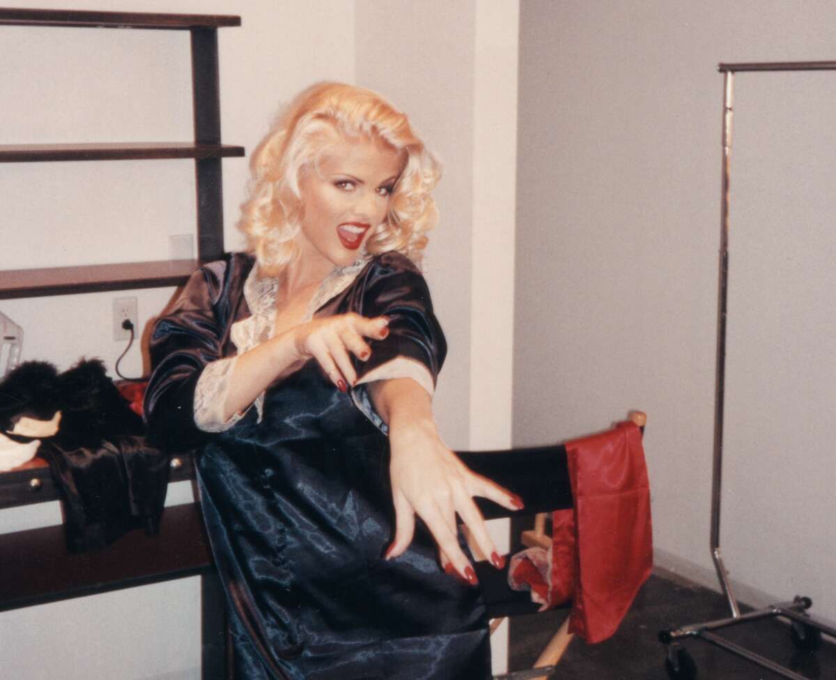 Netflix revisits the life of iconic model Anna Nicole Smith