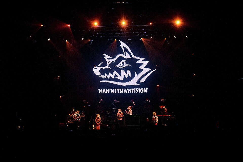 ミュージシャン MWAM Damon der Wasche Tee Japan's weirdest J-pop band is performing in Houston Friday
